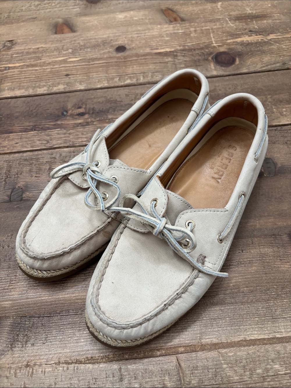 Cream  suede sperry topsider fisherman loafer boat shoe